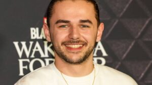 Photo : Julien Canaby, candidat de la Star Academy, officialise son couple
