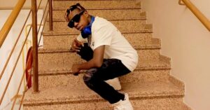Retour aux sources mouvementé pour le chanteur ivoirien Dj Congélateur