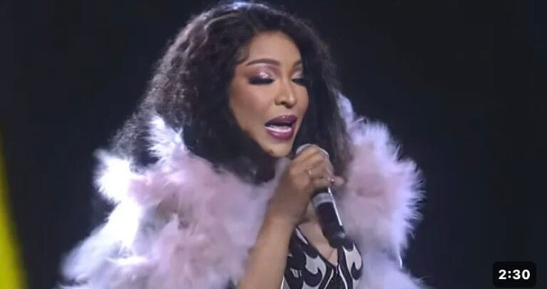 (Vidéo) – Trace Awards: La belle prestation de la reine Viviane.