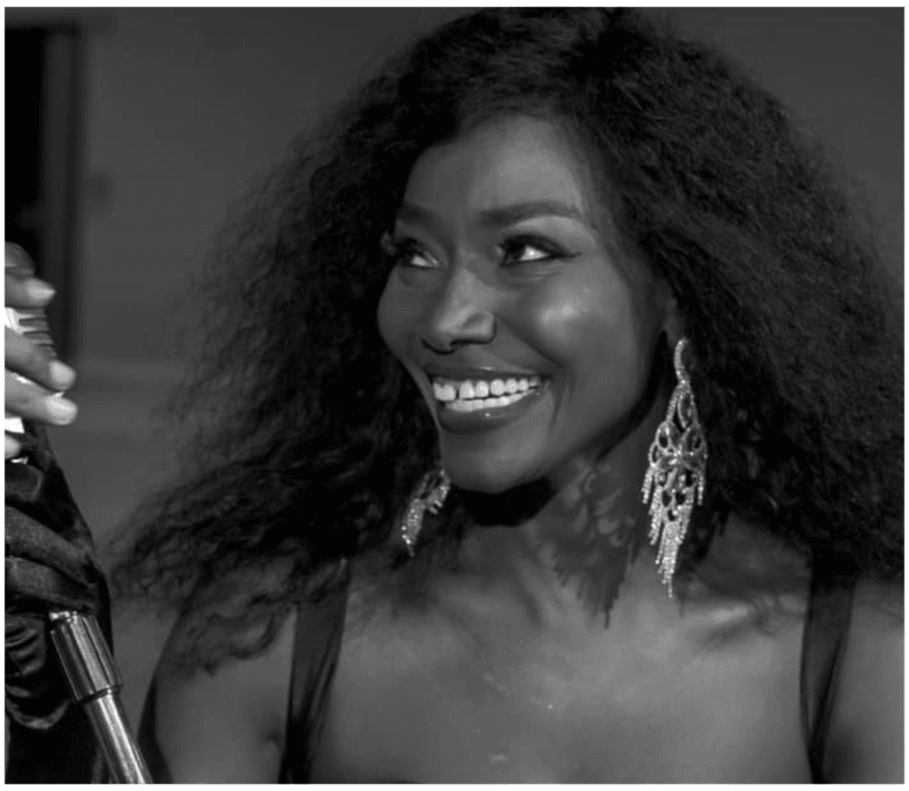 Trace Music Awards : Coumba Gawlo félicite Viviane Chidid