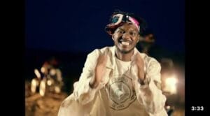 (Clip officiel) – Clash: Ara Akhlou Brick « dissout » le groupe KBC dans « Mbaye Petaw ».