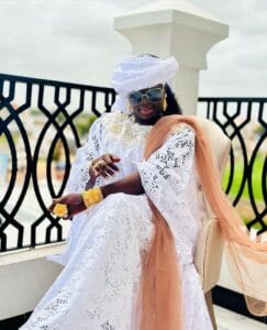 Sokhna Bator : Vendredi en blanc ajouré