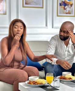 (03 photos) : Ramatoulaye et Kader très complices à table