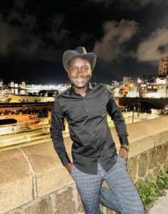 (05 photos) : Fashion, Oustaz Modou Fall dans un new look tendance