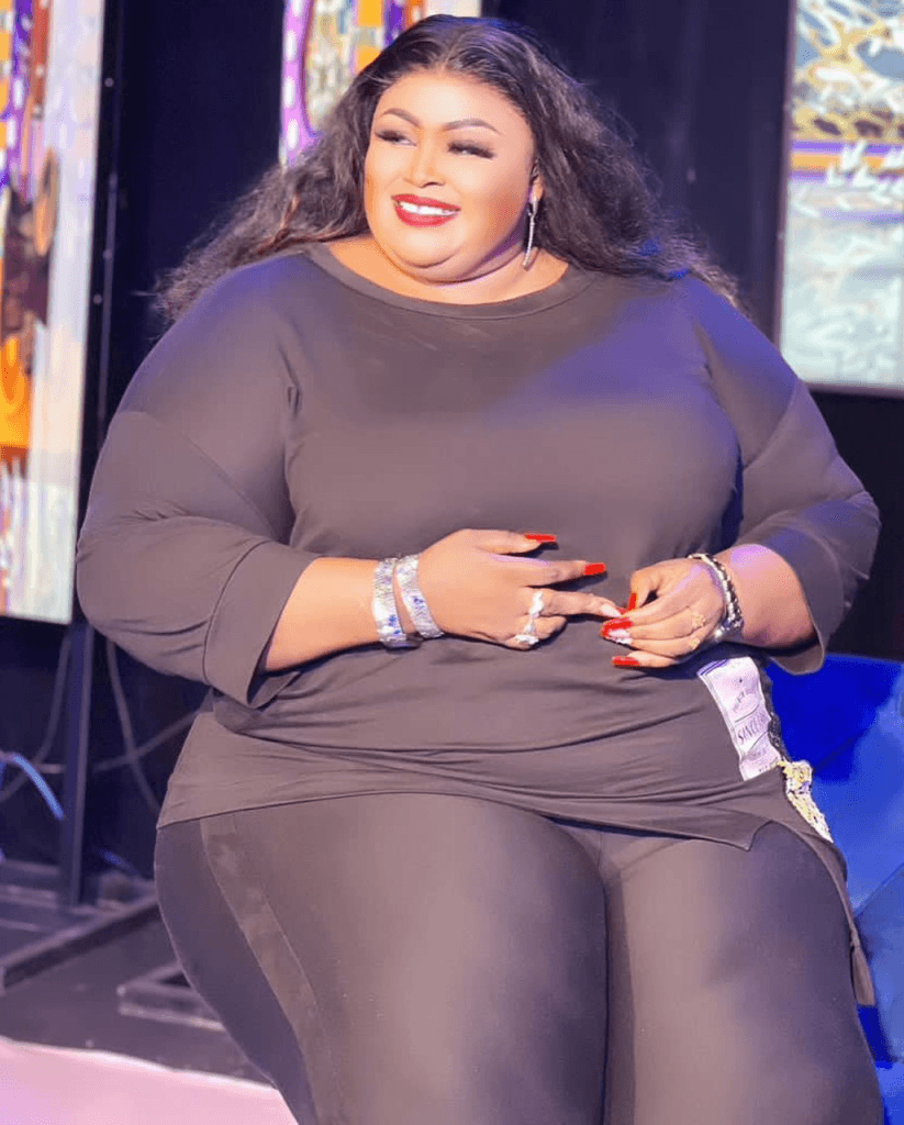 Belle et sɇxy, Alima Thiopét ose le legging