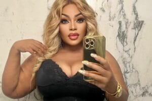 Eudoxie Yao dans un hôtel en Chine : La bimbo ivoirienne crée un bouchon
