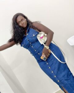 (04 photos) : Ngoné Famille Sénégalaise chic en robe jean bleu