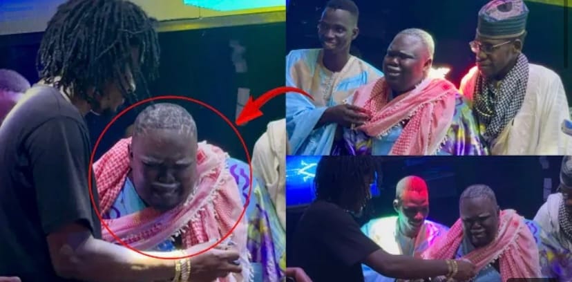 (Vidéo) – Soirée Waly Seck: Niokhote et ses larmes qui ont mis à terre le public. A mourir de rire !