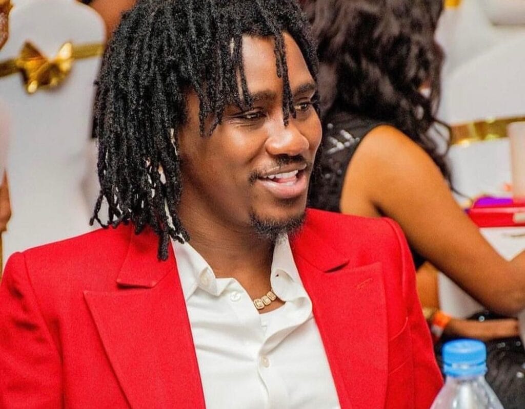 Beauté, charme et sourire : Wally Ballago Seck blanchit le rouge
