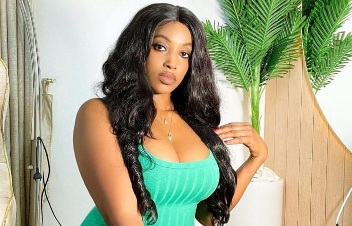 Abidemi Awotale plus sexy que jamais dans une mini-robe qui laisse apparaître ses rondeurs (Photos)