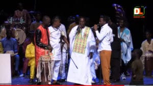 (Vidéo) : Baba Maal séduit et touché par la belle voix de Sidy Diop