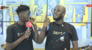 (Vidéo) – Quand Toch et Abba No Stress charrient la tenue de Eumeu Sène