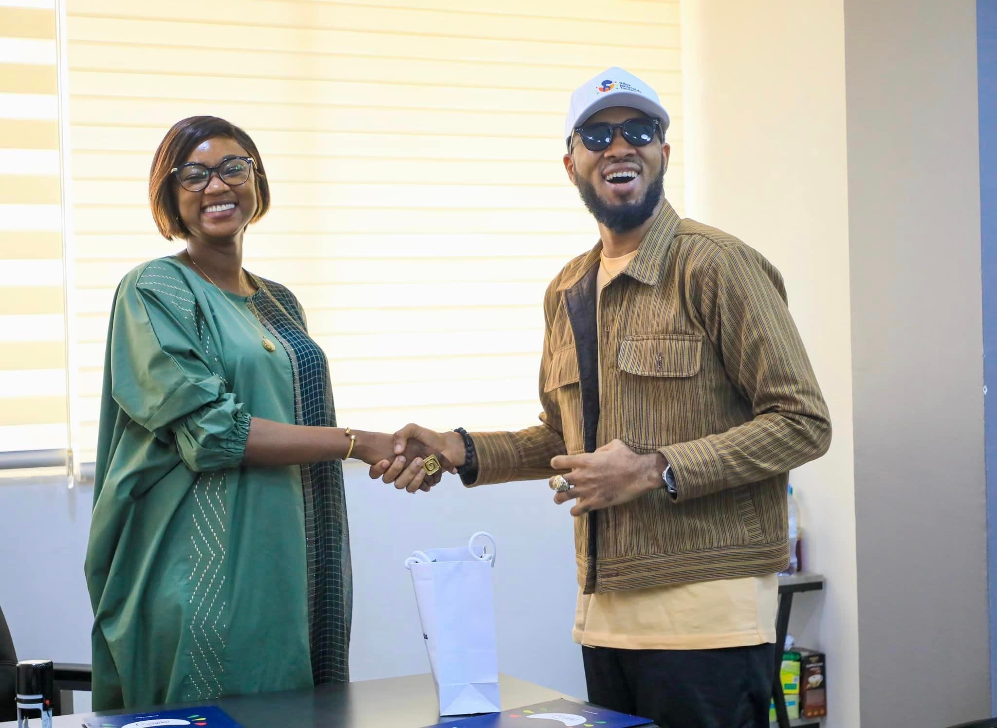 Guinée : L&rsquo;artiste Jupiter Davibe, nouvel ambassadeur du tourisme national