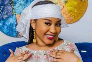 (Photos)- Leyla de la Série Baabel étale sa simplicité dans une tenue traditionnelle avec un «tok moussor»