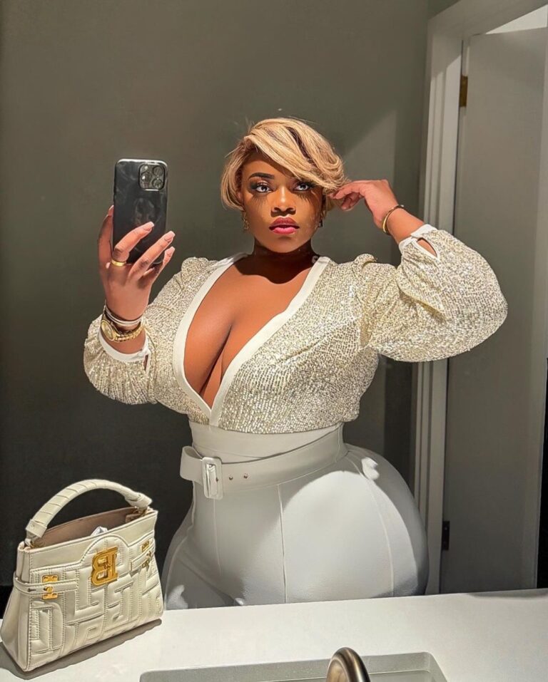 En deux photos, Alexise Letoh coupe internet (Photos)