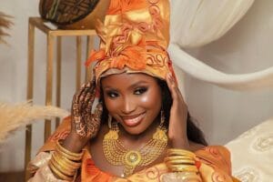 Henné Time : Fille de Petit Mbaye, la belle-fille de Me Nafissatou Diop la joue signare