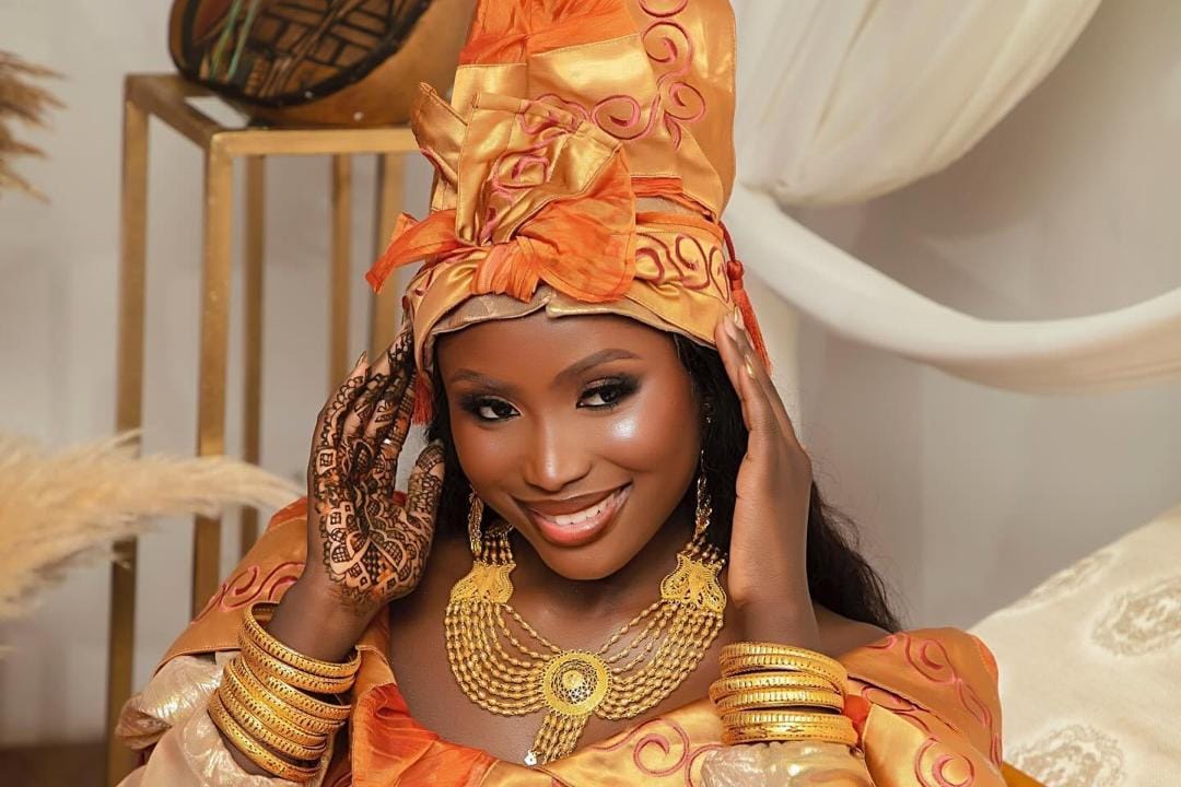 Henné Time : Fille de Petit Mbaye, la belle-fille de Me Nafissatou Diop la joue signare