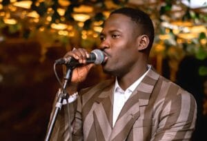 Chouchou du Dakar by night : Momo Dieng, le nouveau prince des Almadies