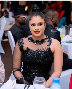 (03 photos) : Marie Louise Diaw époustouflante en noir
