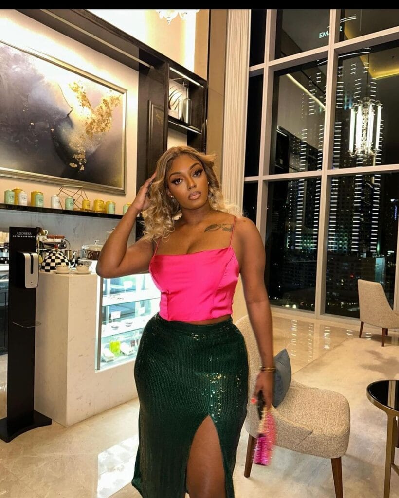Fa Binetou xolou Thioune scintillante dans cette tenue qui lui va à ravir (Photos)