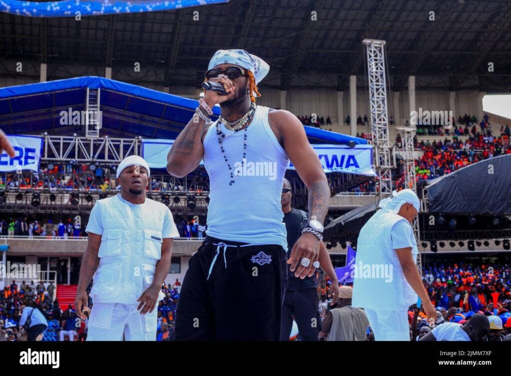 Vidéo : Diamond Platnumz volé en public