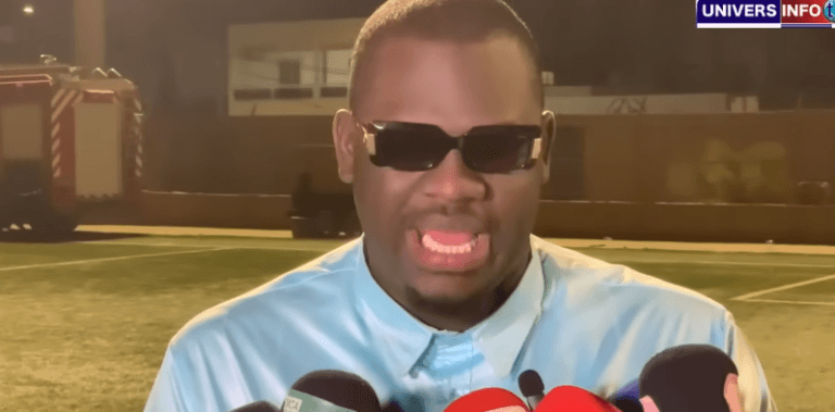 (Vidéo) – « Tokk mou Dokh »- Omaro dévoile l&rsquo;énorme somme de ses 4 salaires