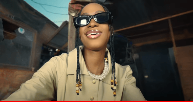 (Vidéo) – Découvrez le teaser du premier clip de la comédienne Queen Rila