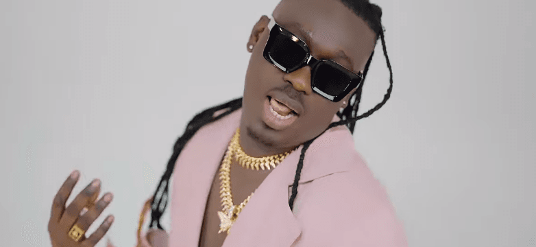« Mbakh », le nouveau clip de Samba Diarra et Salam Diallo