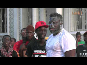 Open press : Ama Nekh chauffe son public