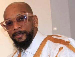 Décès de Diaga: La star mauritanienne Aziz Fashion présente ses condoléances à Waly Ballago Seck.