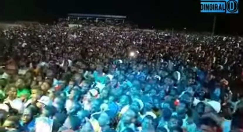 (Vidéo) – Kaolack: Une incroyable foule au concert de Ngaaka Blindé.