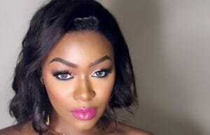 (Photos)- Makeup léger, lentilles aux yeux, Bijoux N&rsquo;diaye rayonnante.