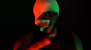 (Clip officiel) – « Mackycratie », Keur Gui tape fort avec ce nouveau clip.