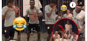(Vidéo)- Déchaînement chez les Lions : L’Époustouflant bizutage de Lamine Camara et Abdoulaye Niakhaté N’diaye