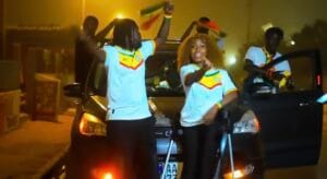 (Clip officiel) – Oumy, la femme de Boss chante les lions du Sénégal.