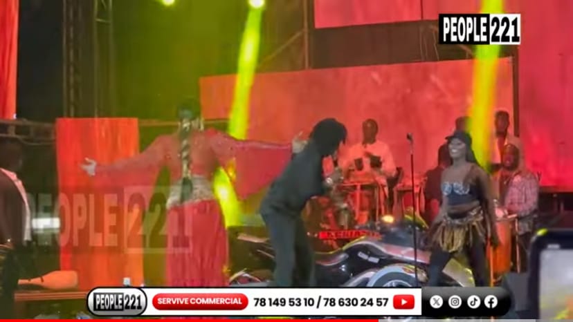 (Vidéo) : Wally Seck à Ndeye Ndiaye Banaya : «  Awa molafi khadial yéneu niar daguen… »