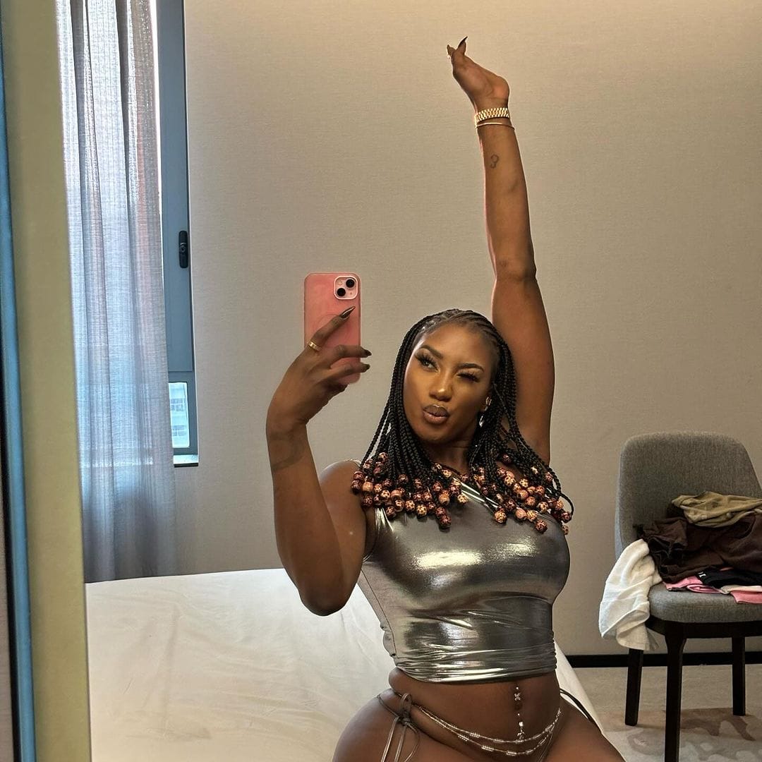 Presque nʉe, Aya Nakamura fait parler d&rsquo;elle