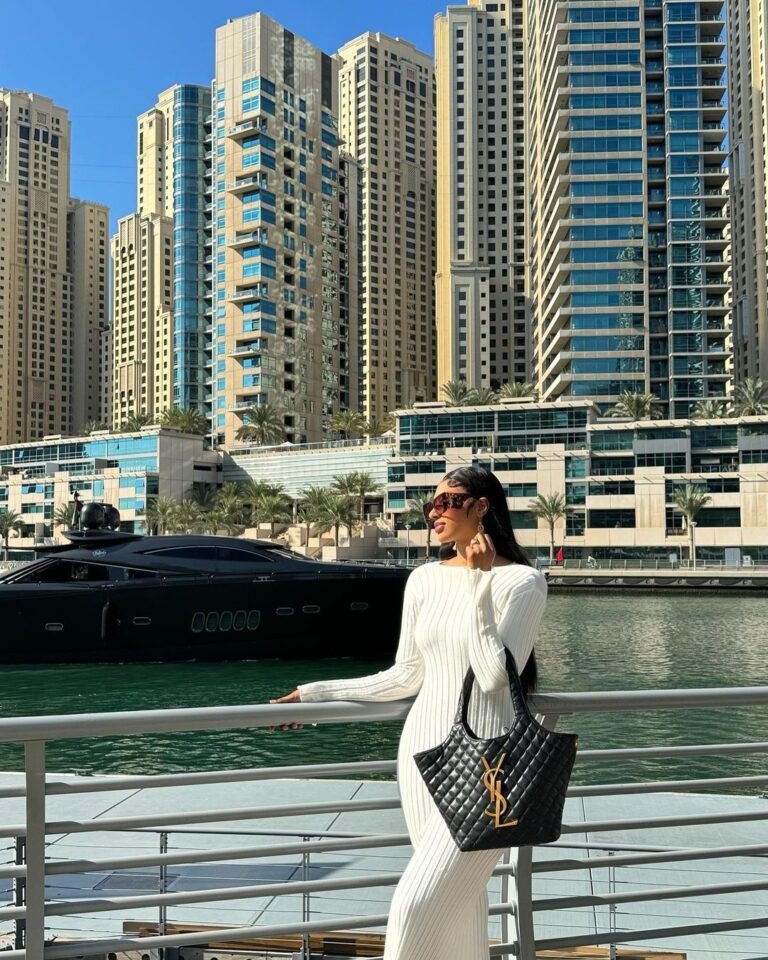 (04 photos) : Après USA, Amy Léa dépose ses valises à Dubaï