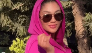 (Vidéo) : Adja Diallo bombesque dans un ensemble rose