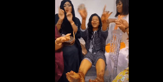 (Vidéo) – Henné Time : L’animatrice Awa Gai se marie ce jeudi avec…