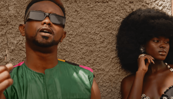 (Vidéo) : Elzo Jamdong dévoile le clip officiel de   Mën Na Nekk