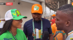 (Vidéo) : Quand les supporters ivoiriens draguent la journaliste Fatima Sylla