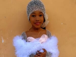 Arrêt sur image – Mardi Gras : Cette gamine copie le style de Viviane