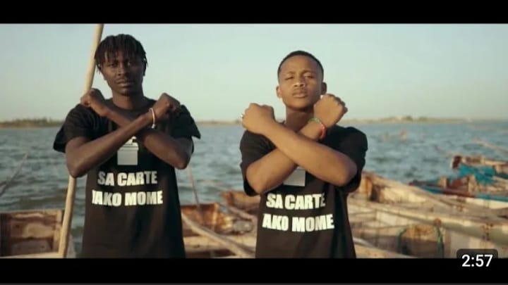 (Clip officiel) – « Sa carte yako mom », le nouveau clip de Weuz Crazy feat Karballah.