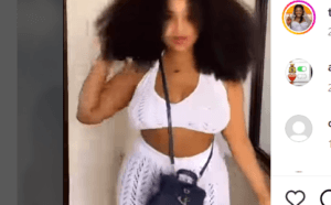 (Vidéo) – Sa poitrin3 exposée, Aicha Koné super $exy en maille crochet