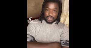 (Vidéo) – Au bord des larmes, Boss comédien annonce une mauvaise nouvelle à ses fans