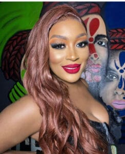 (Photos)- Titi rayonne sur les réseaux sociaux avec son teint marron éclatant
