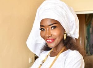 (Photos)- Coumba Gawlo Seck, la noirceur d’ébène qui brille en blanc