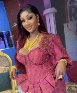 (Photos)- 7tv: Le sagnsé «hyper chic» de Adja Astou
