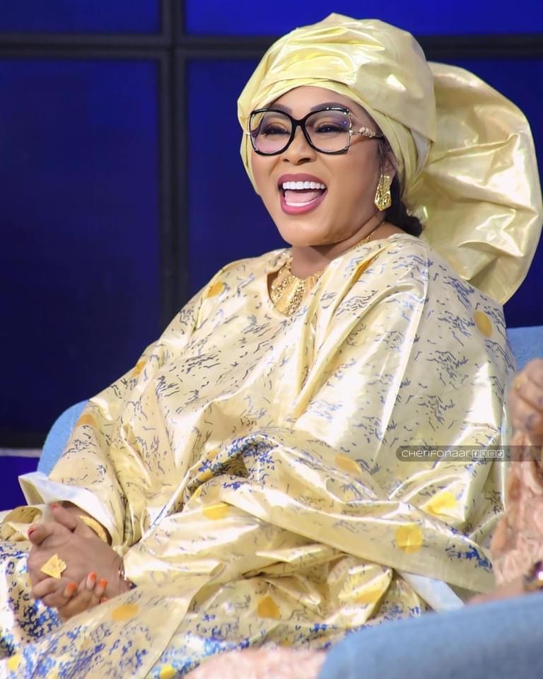 (Photos)-TFM: L’élégance de Mami Linguere captive les téléspectateurs de Quartier Général